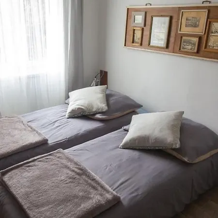 Arcadia - One-bedroom With Terrace And City View